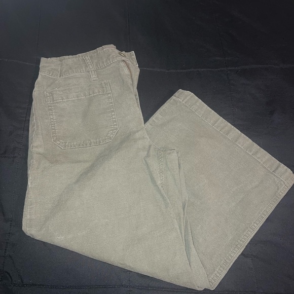 Point Sur olive green flared bottom cropped pant. Size 28P. - Picture 2 of 9